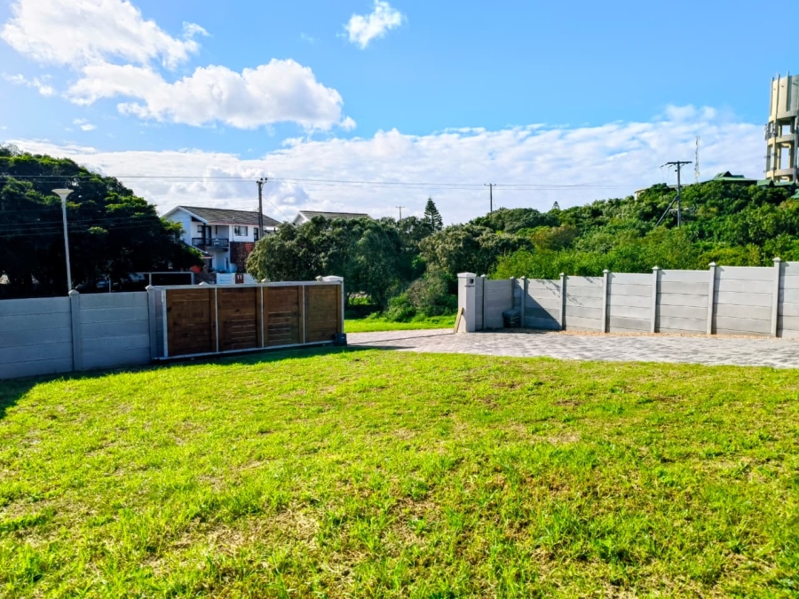 3 Bedroom Property for Sale in Paradise Beach Eastern Cape
